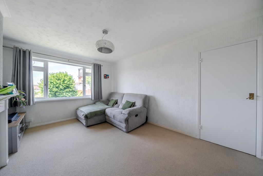 Property photo 3 of 15 1471775-12-6A33E3...