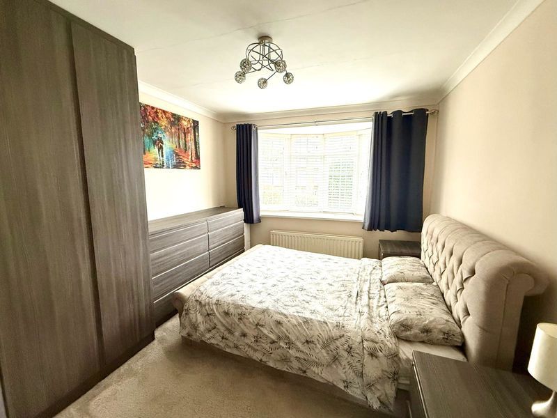 Property photo 3 of 8 Photo 4