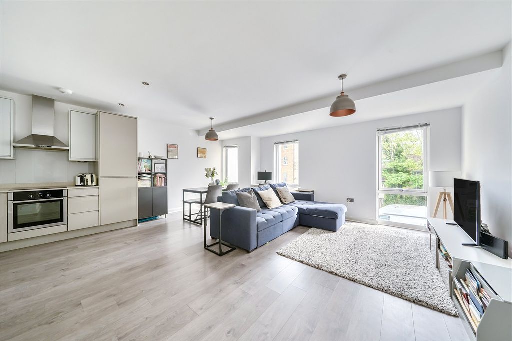 Property photo 2 of 14 Picture No. 19