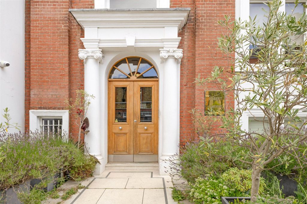 Property photo 3 of 16 Exterior