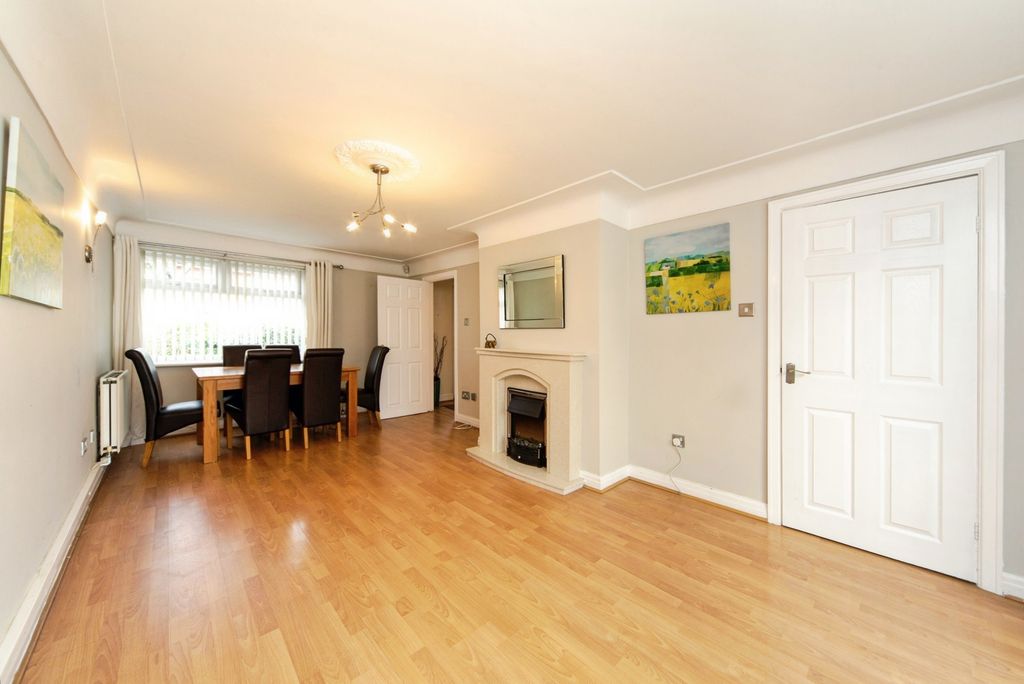 Property photo 2 of 20 Pbox-Img.Jpg