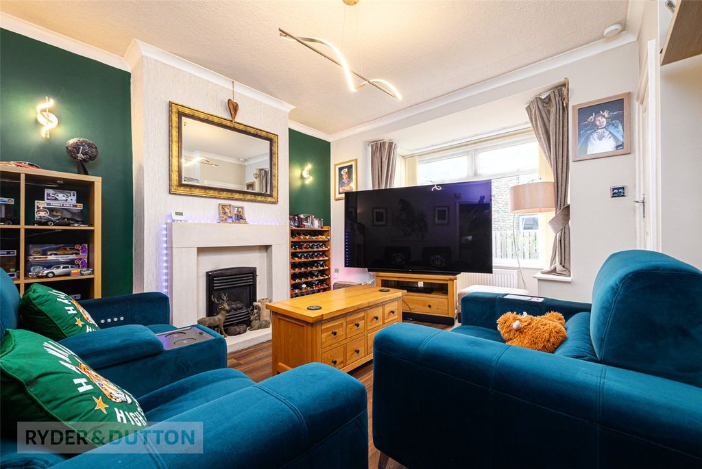 Property photo 2 of 18 Living Room