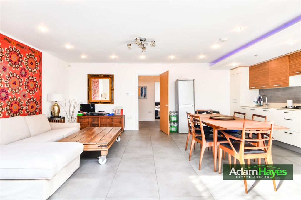 Property photo 1 of 18 11.Png