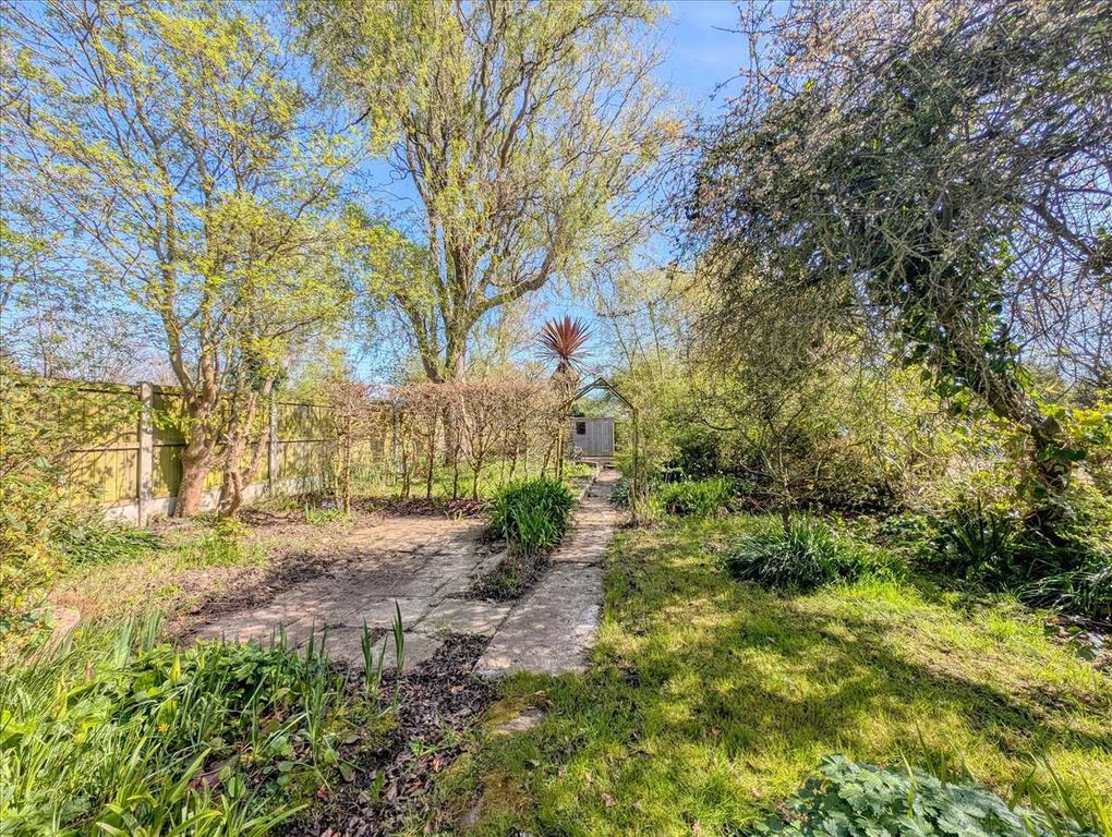 Property photo 2 of 15 Garden