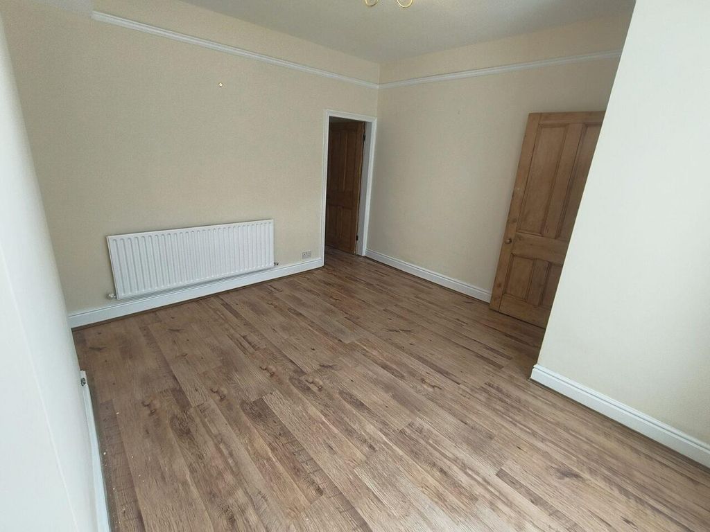 Property photo 3 of 15 Livingroom.Jpg