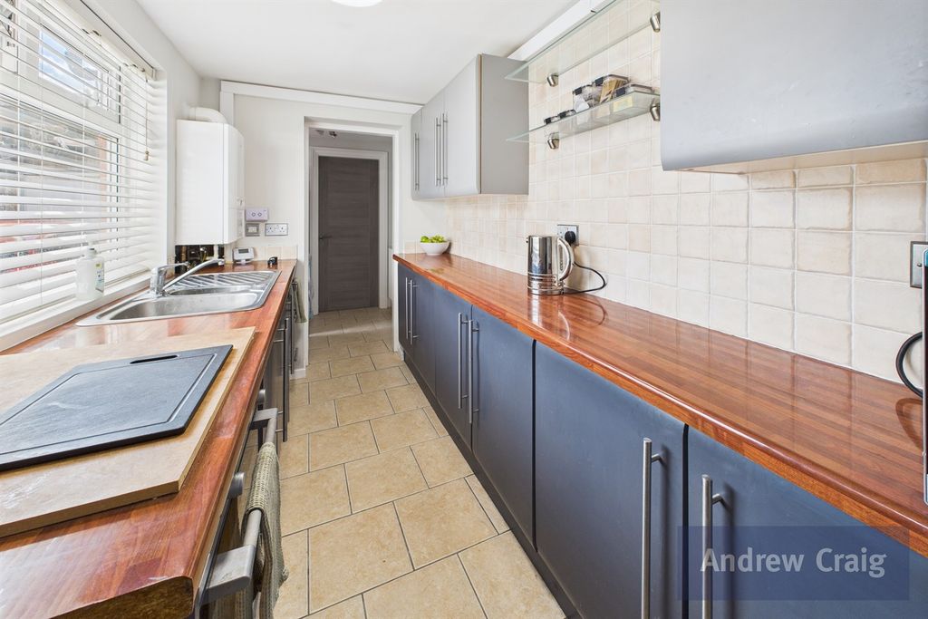 Property photo 2 of 12 Kitchen