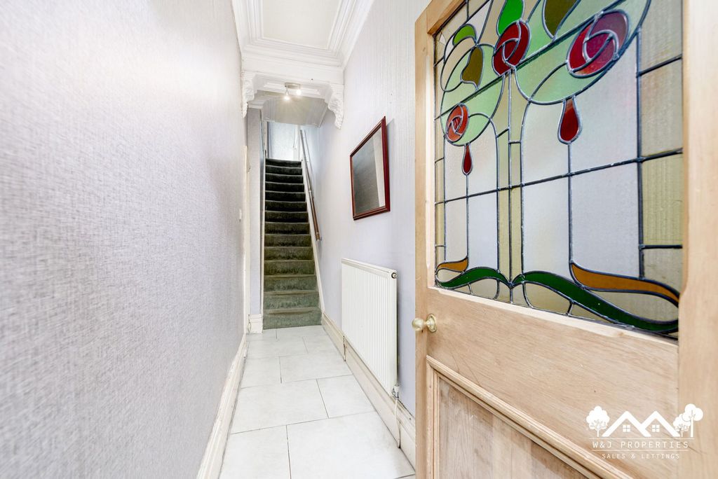 Property photo 2 of 24