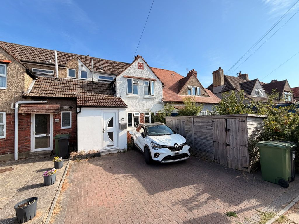 Property photo 1 of 12 3 Bedroom Terraced House For Rent