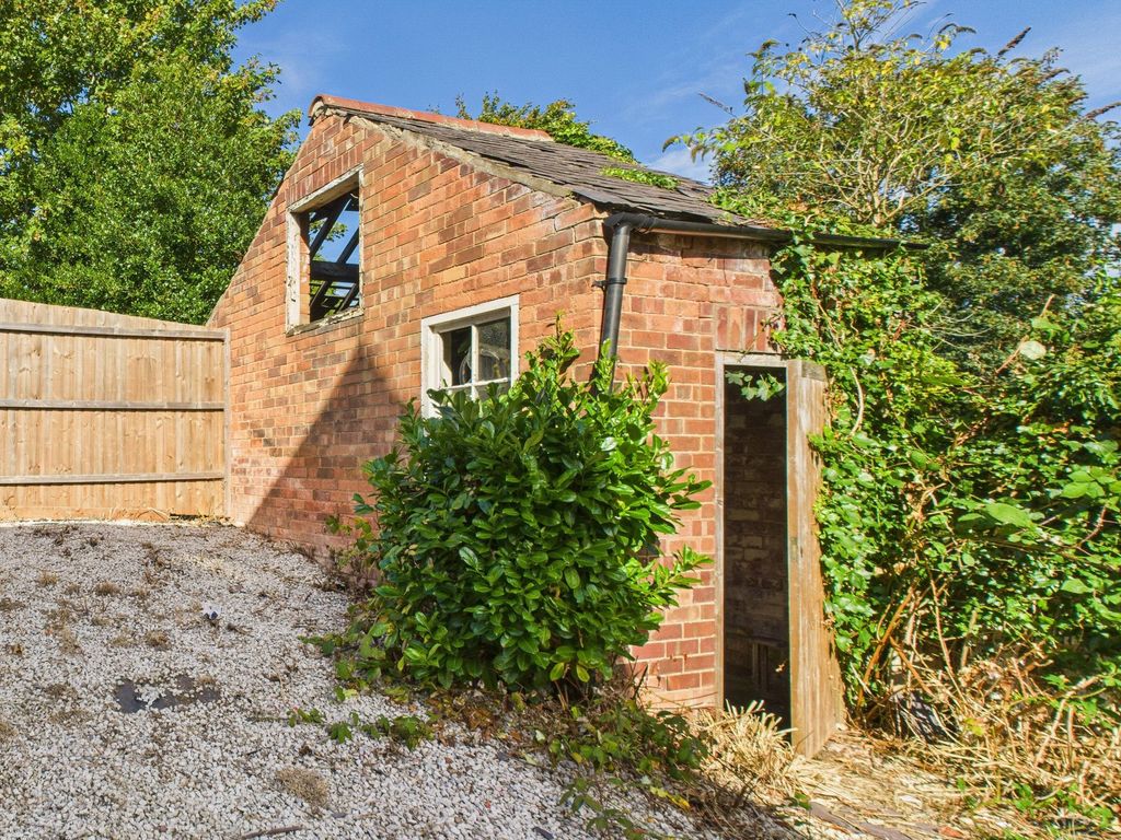 Property photo 2 of 18 Outbuilding