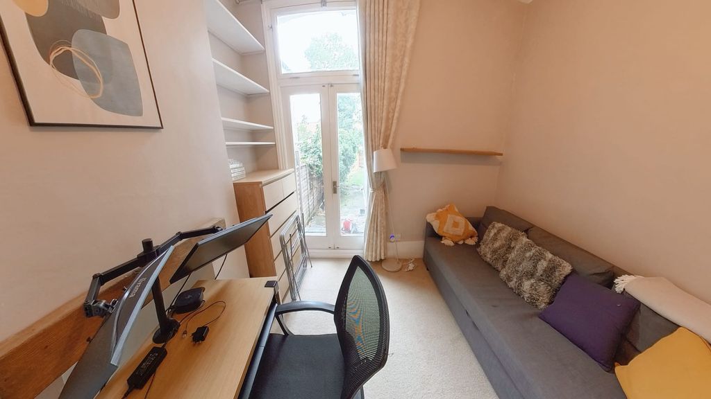 Property photo 3 of 19