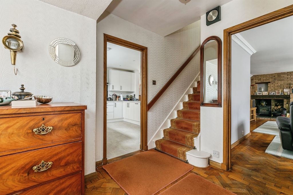 Property photo 2 of 17
