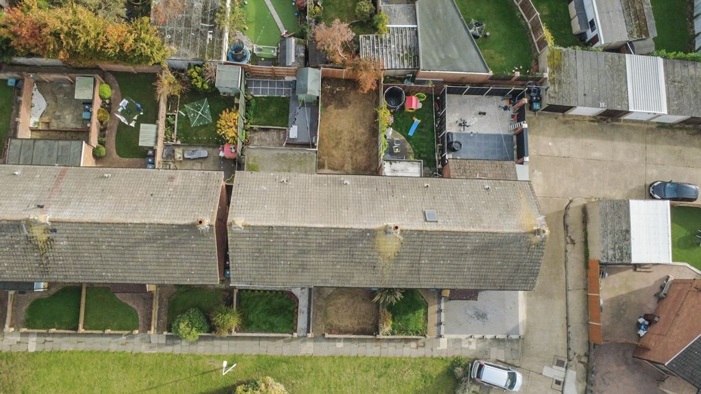 Property photo 3 of 16 4674482