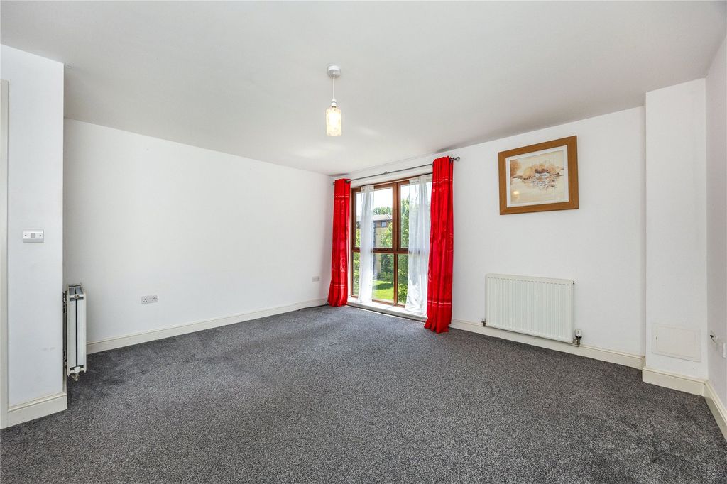 Property photo 2 of 11 Picture No. 23