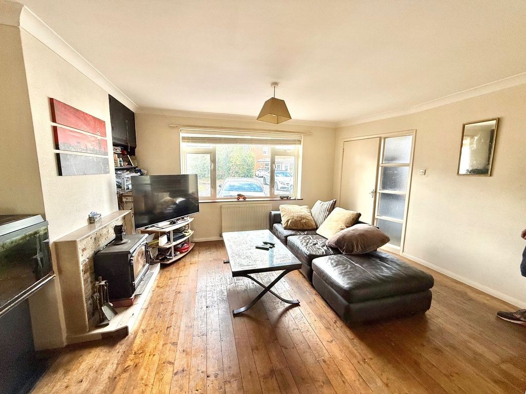 Property photo 3 of 9