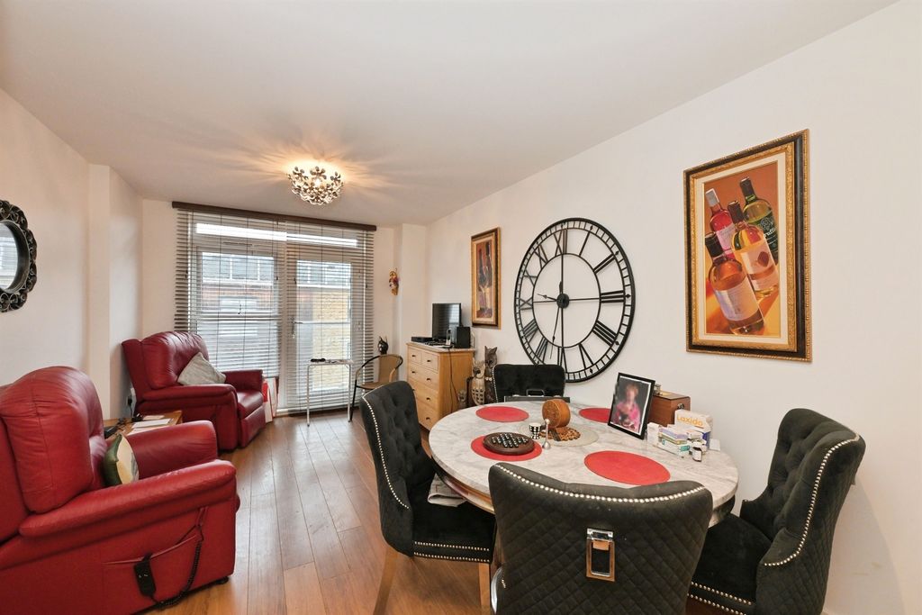 Property photo 3 of 16