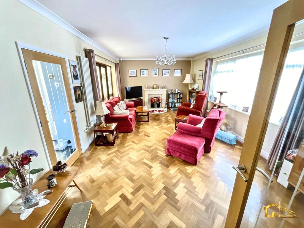 Property photo 2 of 19
