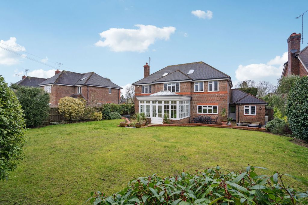 Property photo 2 of 34