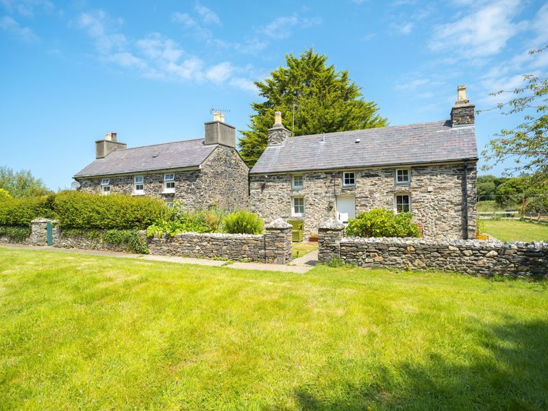 Property photo 3 of 7 The Staward Estate