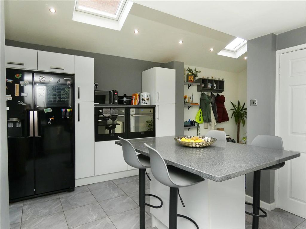 Property photo 2 of 24