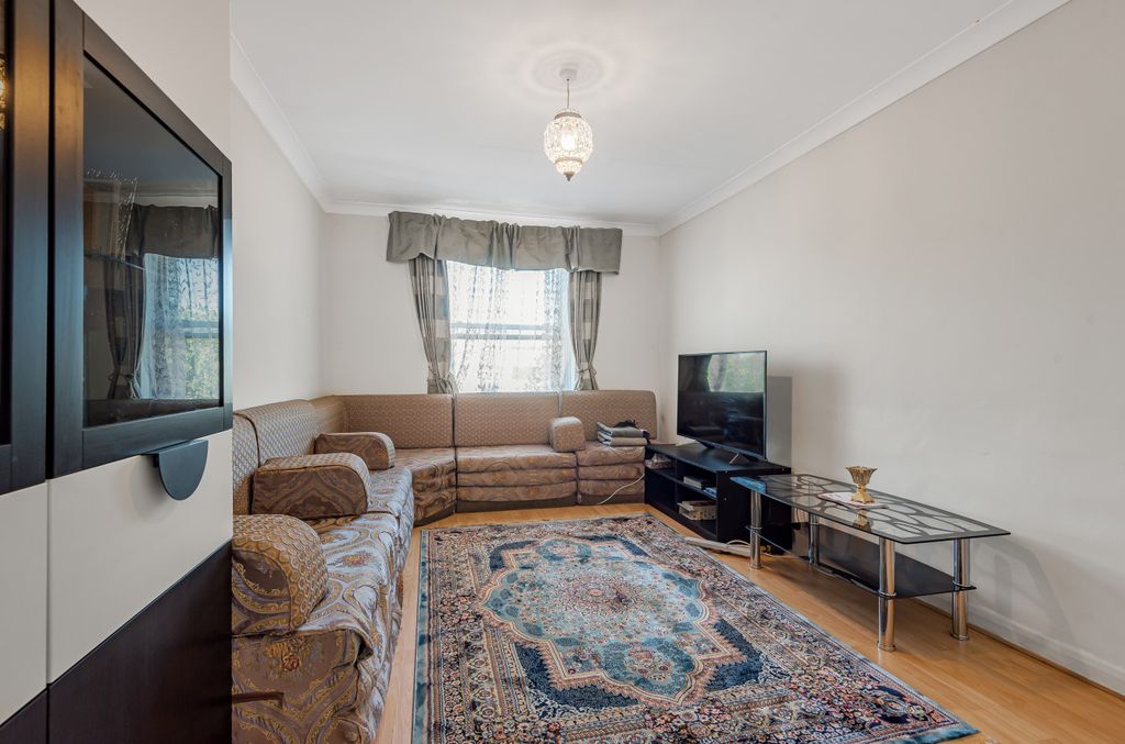 Property photo 2 of 11 Bedroom