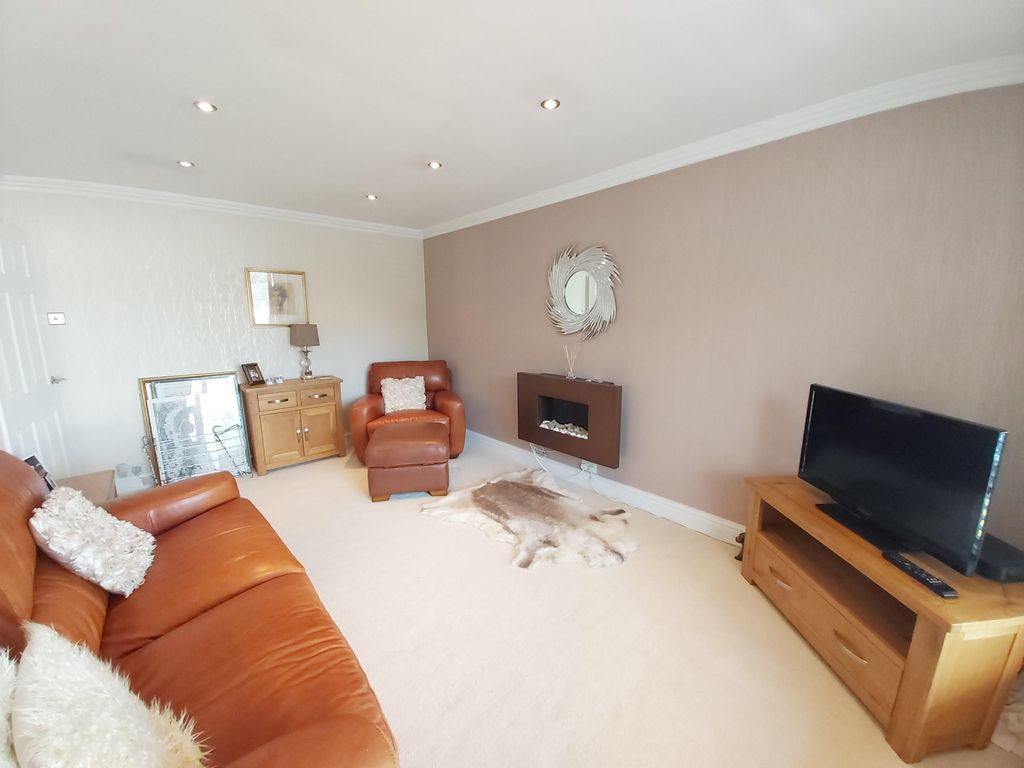 Property photo 2 of 16 Bedroom 1