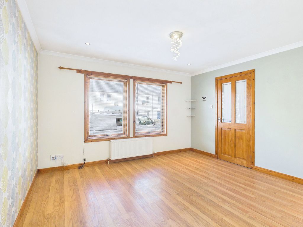 Property photo 2 of 27