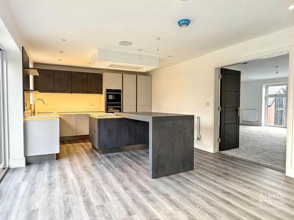 Additional image 9 of 4 bed detached house for saleHunt Lane, Chadderton OL9