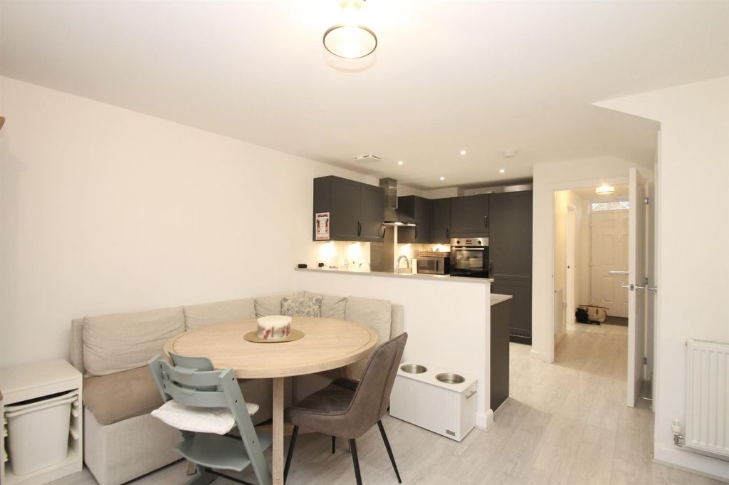 Property photo 2 of 14 Img_0100.Jpg