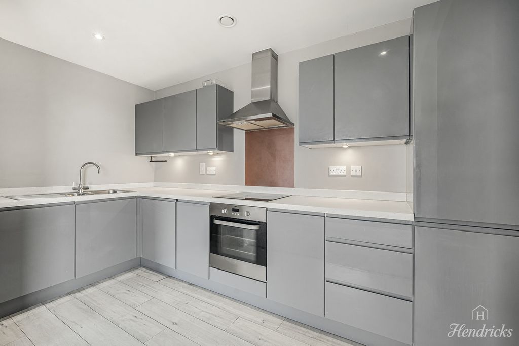 Property photo 1 of 25