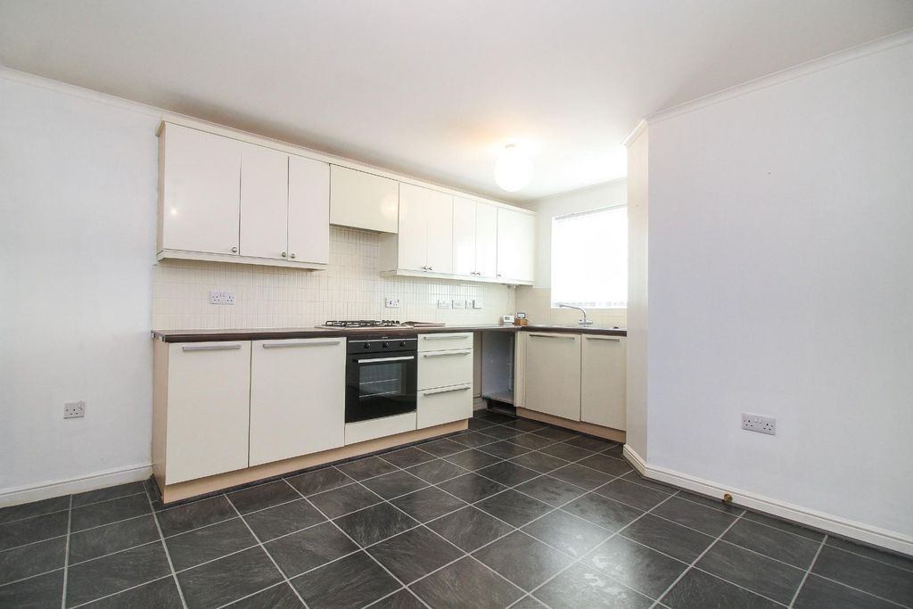 Property photo 3 of 8 Kitchen / Diner