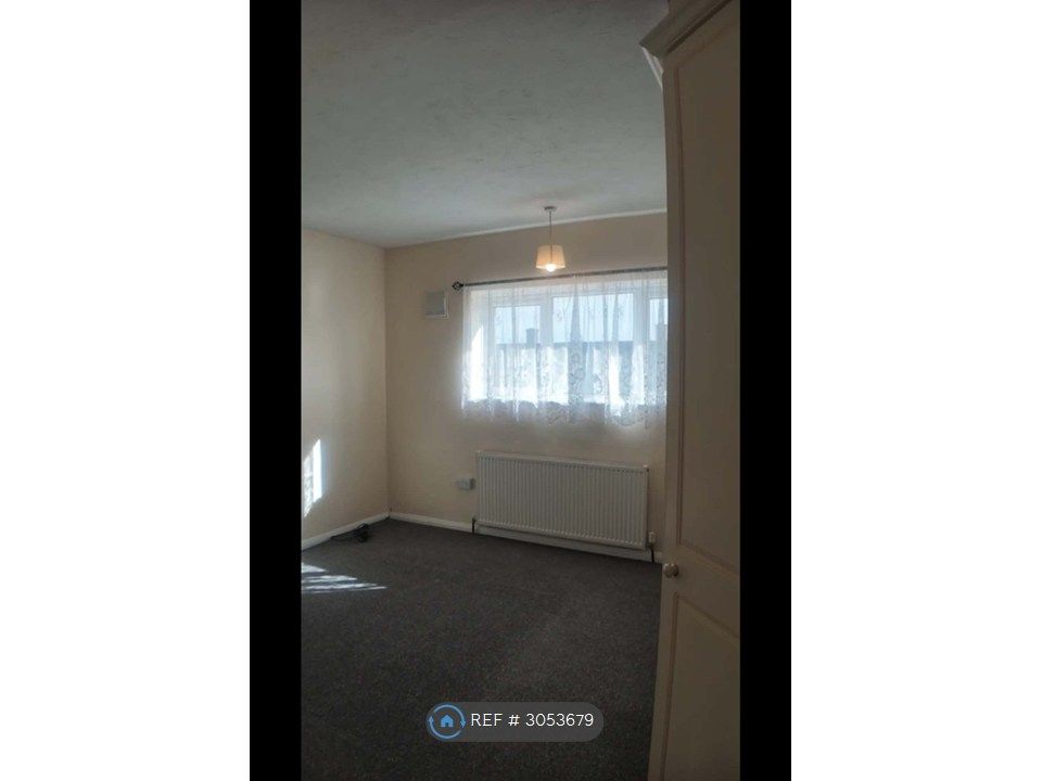 Property photo 3 of 7 Bedroom