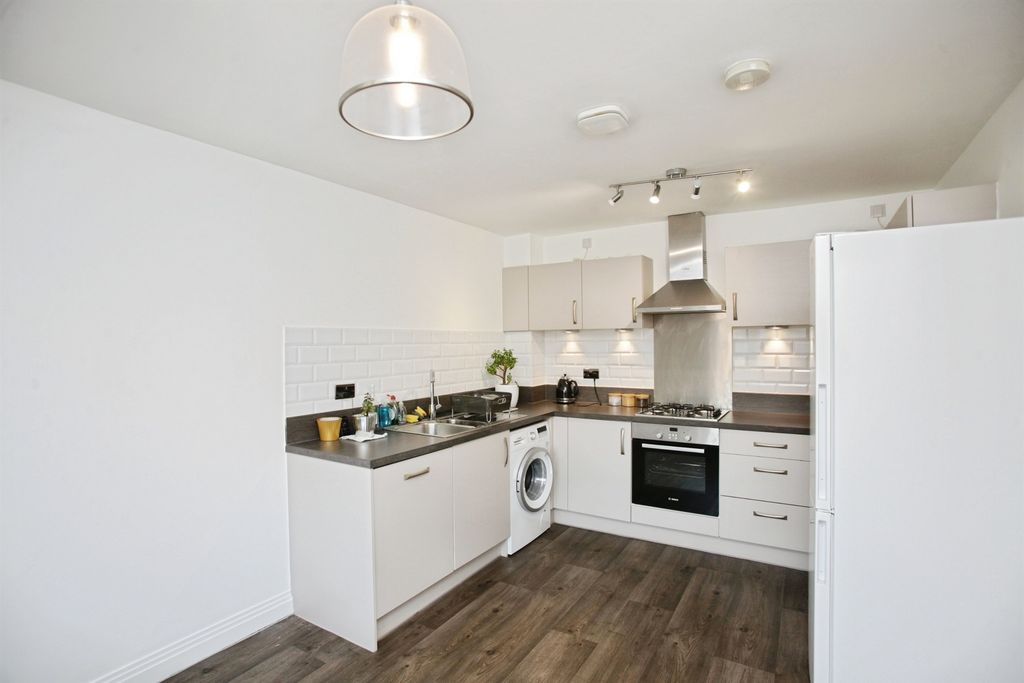 Property photo 3 of 23