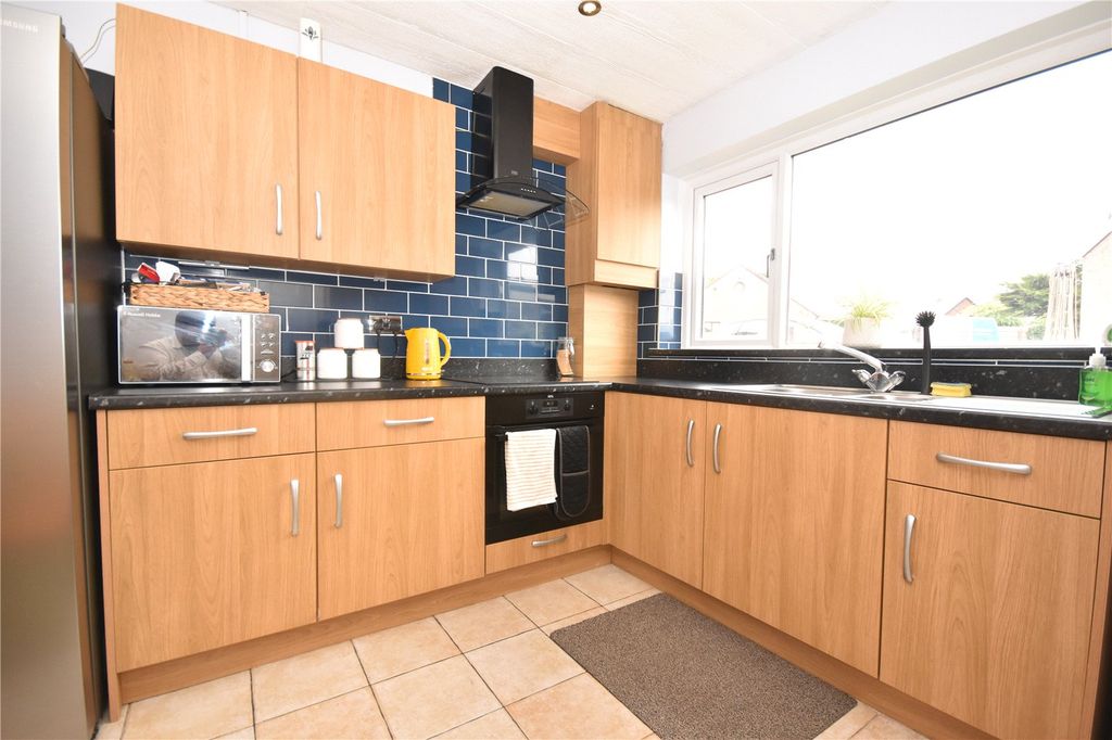 Property photo 2 of 13 Picture No. 10