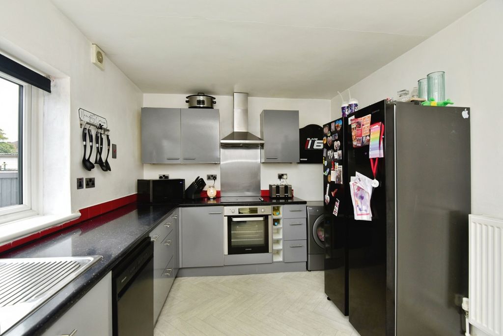Property photo 3 of 19 Pbox-Img.Jpg