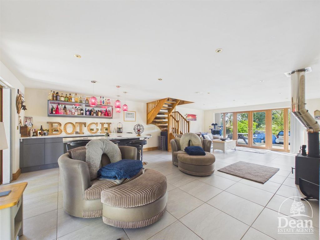 Property photo 2 of 51