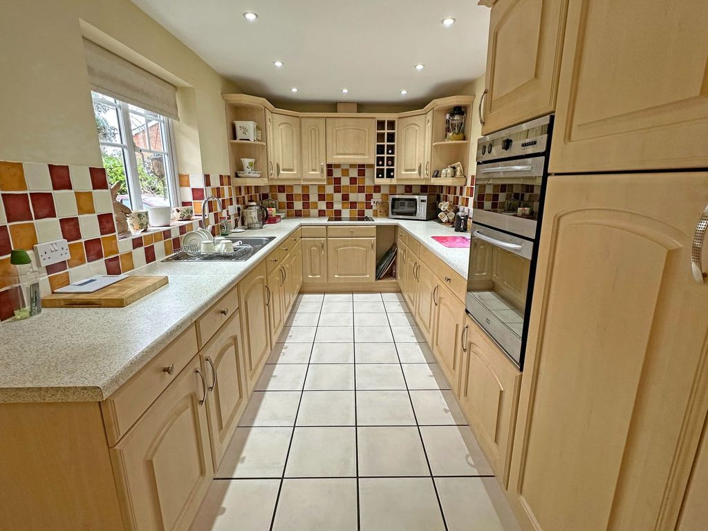 Property photo 2 of 16