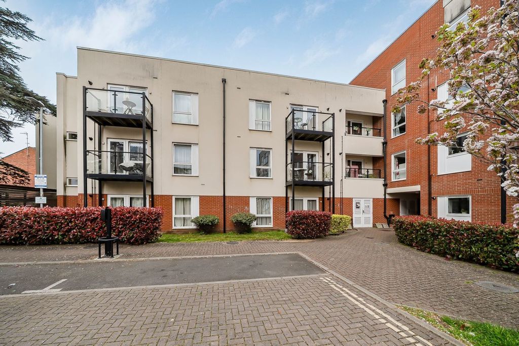 Property photo 1 of 21