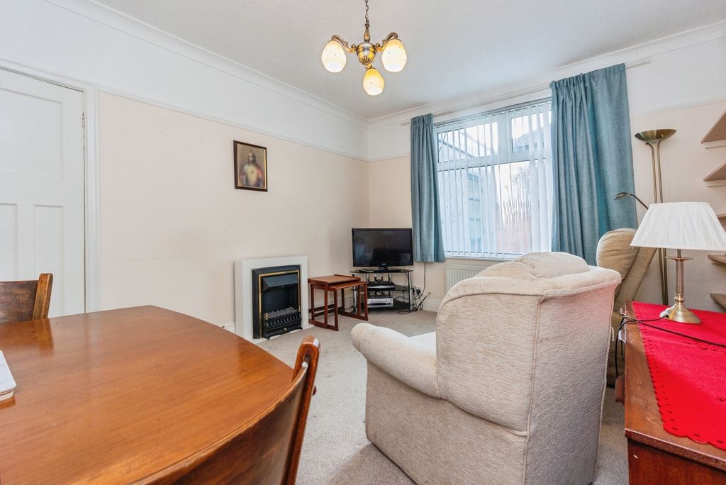 Property photo 3 of 20 Pbox-Img.Jpg