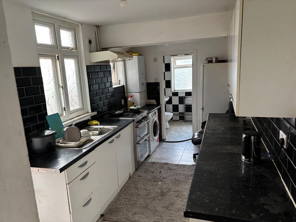 Property photo 1 of 5
