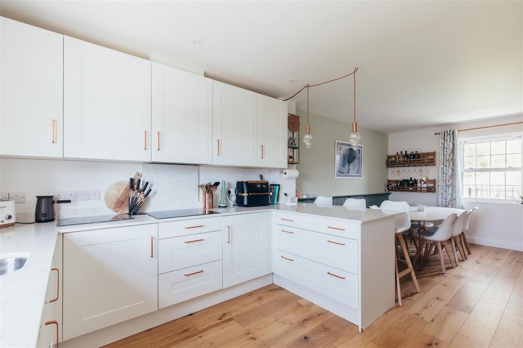Property photo 2 of 19 Muz House-22.Jpg