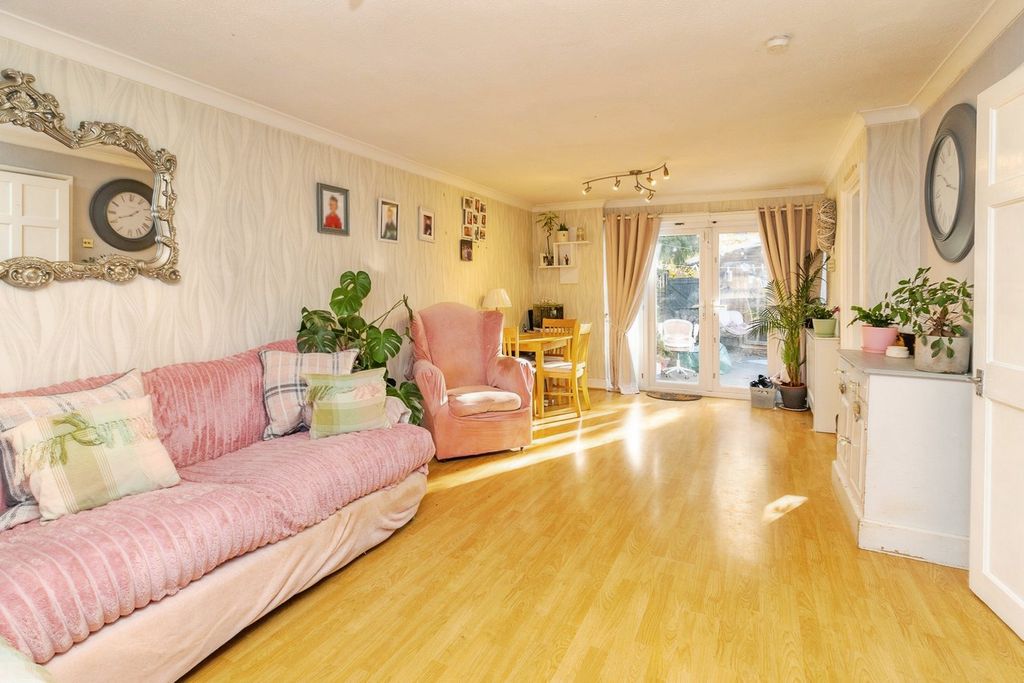 Property photo 3 of 18