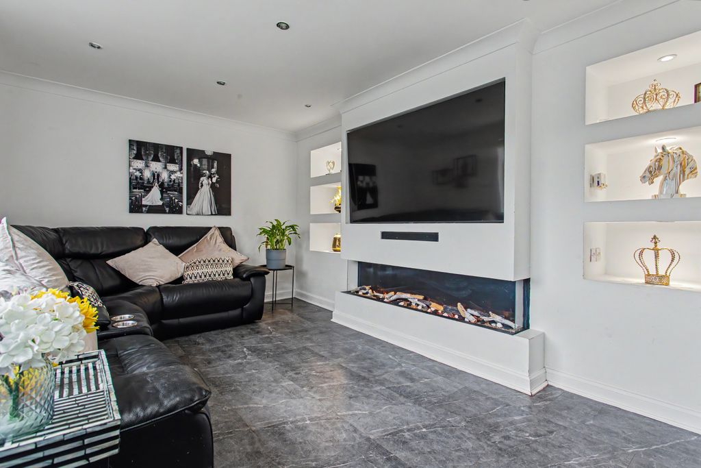 Additional image 4 of 3 bed villa for sale13 Ramsay Place, Johnstone PA5