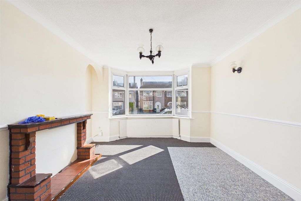 Property photo 2 of 9 Cam03736G0-Pr0248-Still007.Jpg