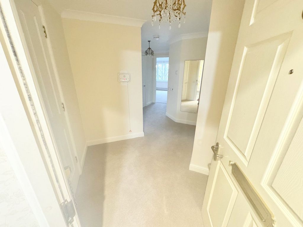 Property photo 2 of 21