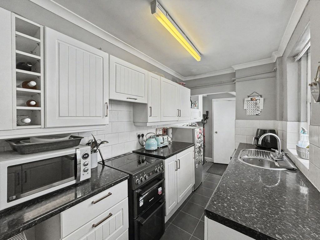 Property photo 3 of 29