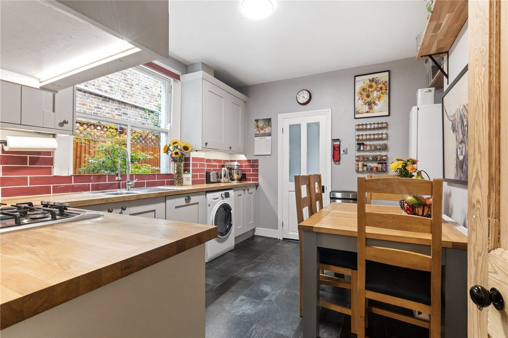 Property photo 3 of 11 Picture No. 06