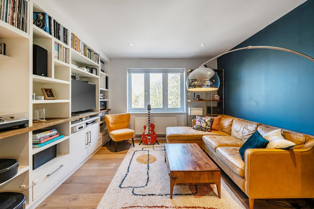 Property photo 3 of 23 1439611-13-69d6c6...