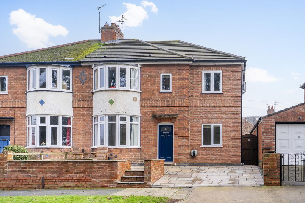 Property photo 1 of 19 Front (Exterior)