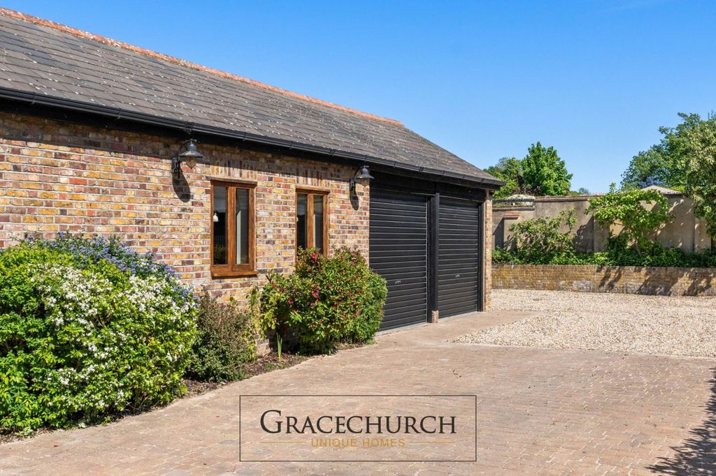 Property photo 2 of 47 Garage & Driveway