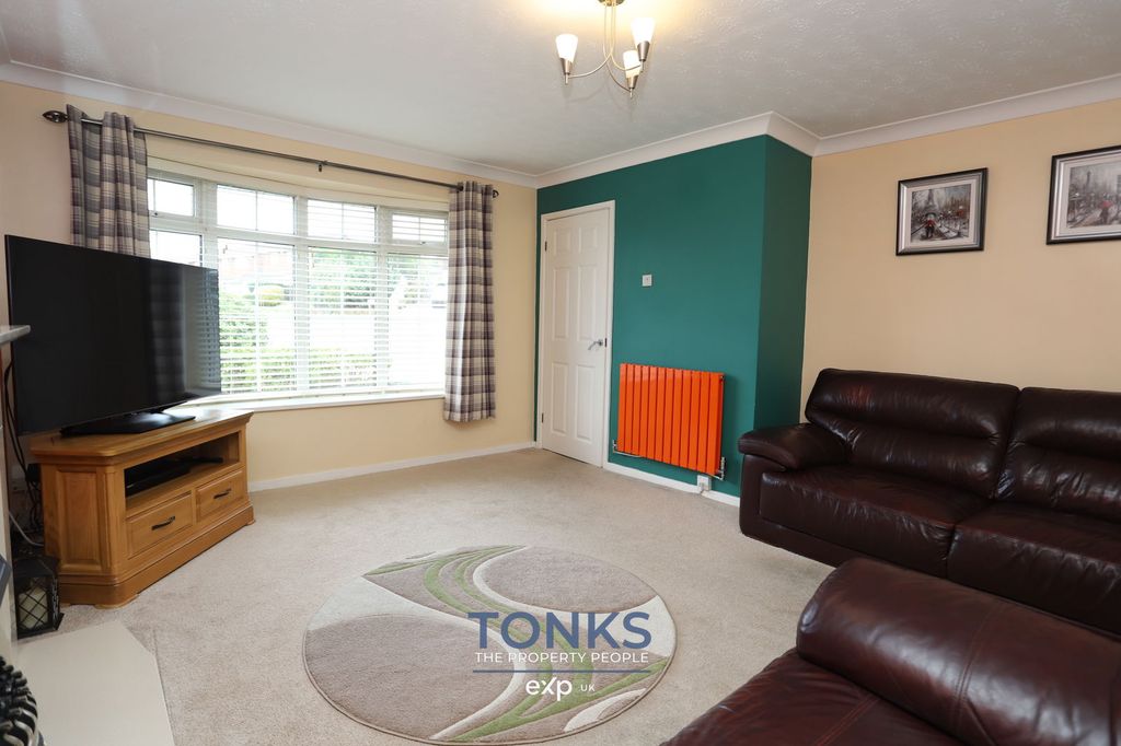 Property photo 3 of 12